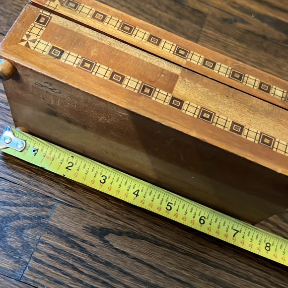 Vintage Wood Box w/ Inlay Scotty Dogs & Border - Picture 3 of 11